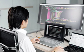 上饶 api php源码,下载的php源码怎么运行呢？